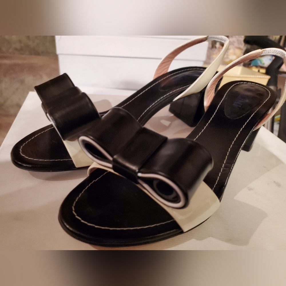 NIB Pollini heels